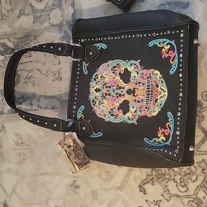 Brand new Mountain West Purse